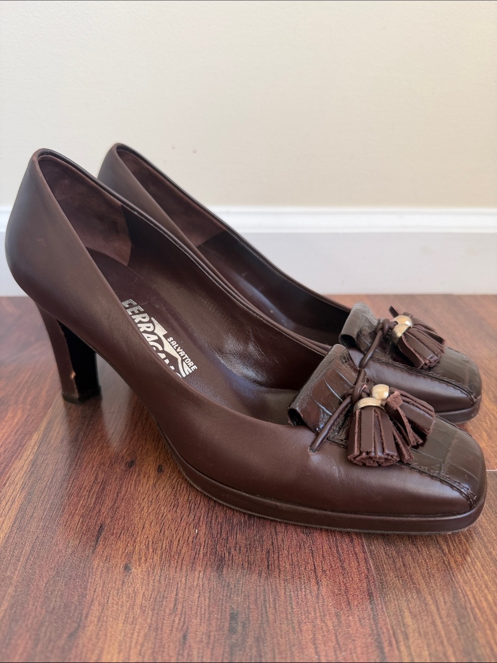 Salvatore Ferragamo Leather Tassel Toe Heels Rich Brown Womens 8.5 Made in Italy